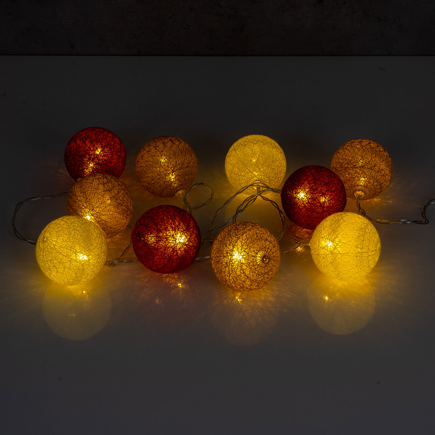 10er Lichterkette LED Ø6cm Kugeln Girlande Lampions Baumwolle Rot Gelb Deko