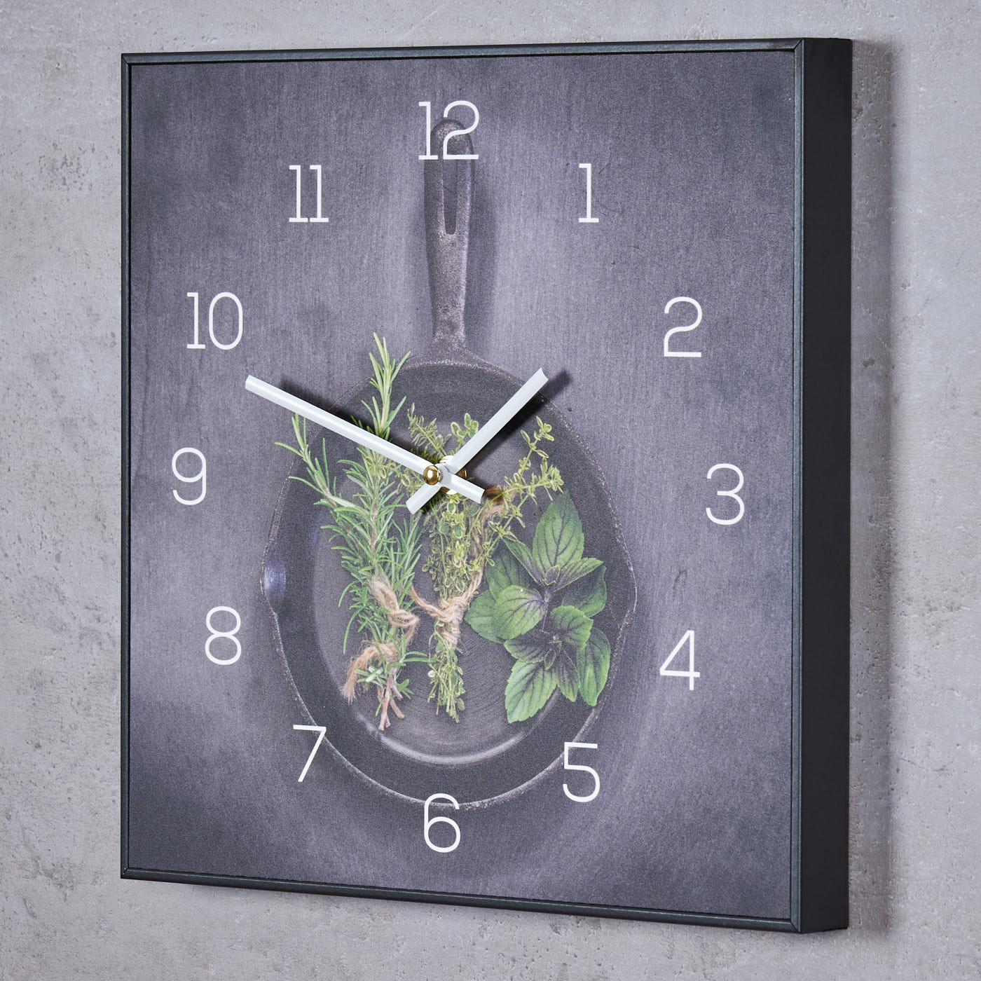 Wanduhr 30x30cm Uhr PVC Rahmen Schwarz Küche Kräuter Pfanne Wanddeko Küchenuhr