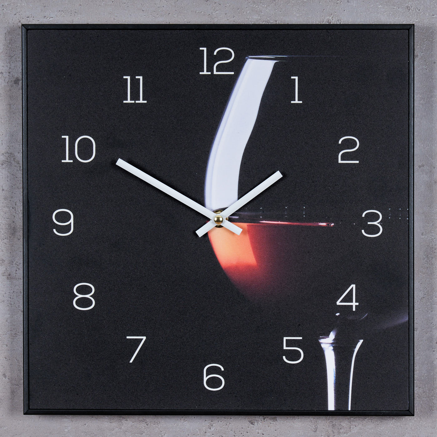 Wanduhr 30x30cm Uhr PVC Rahmen Schwarz Wein Glas Gourmet Küche Wanddeko Wandbild