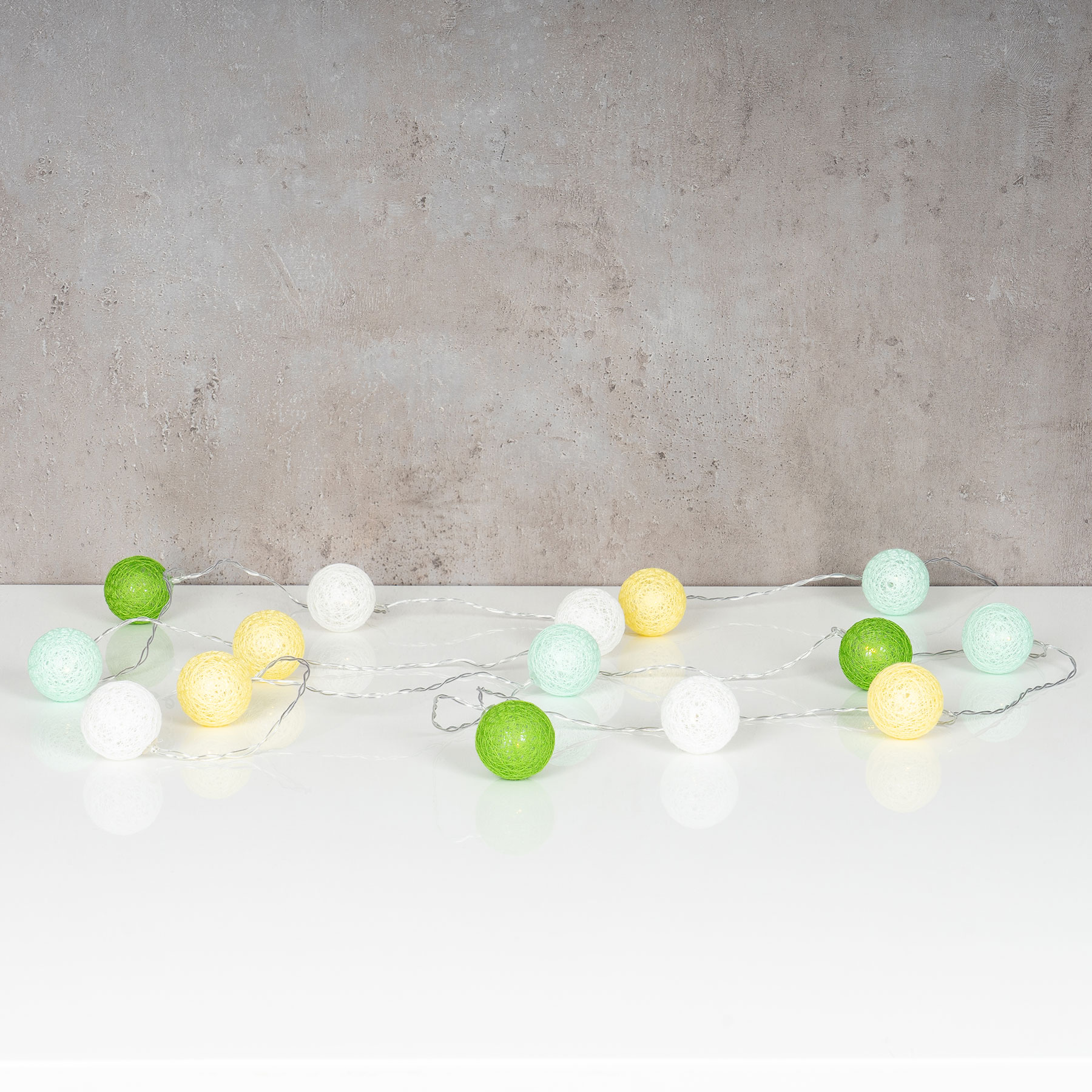 15er Lichterkette Ø4cm LED Kugeln Girlande Lampions Baumwolle Grün Deko
