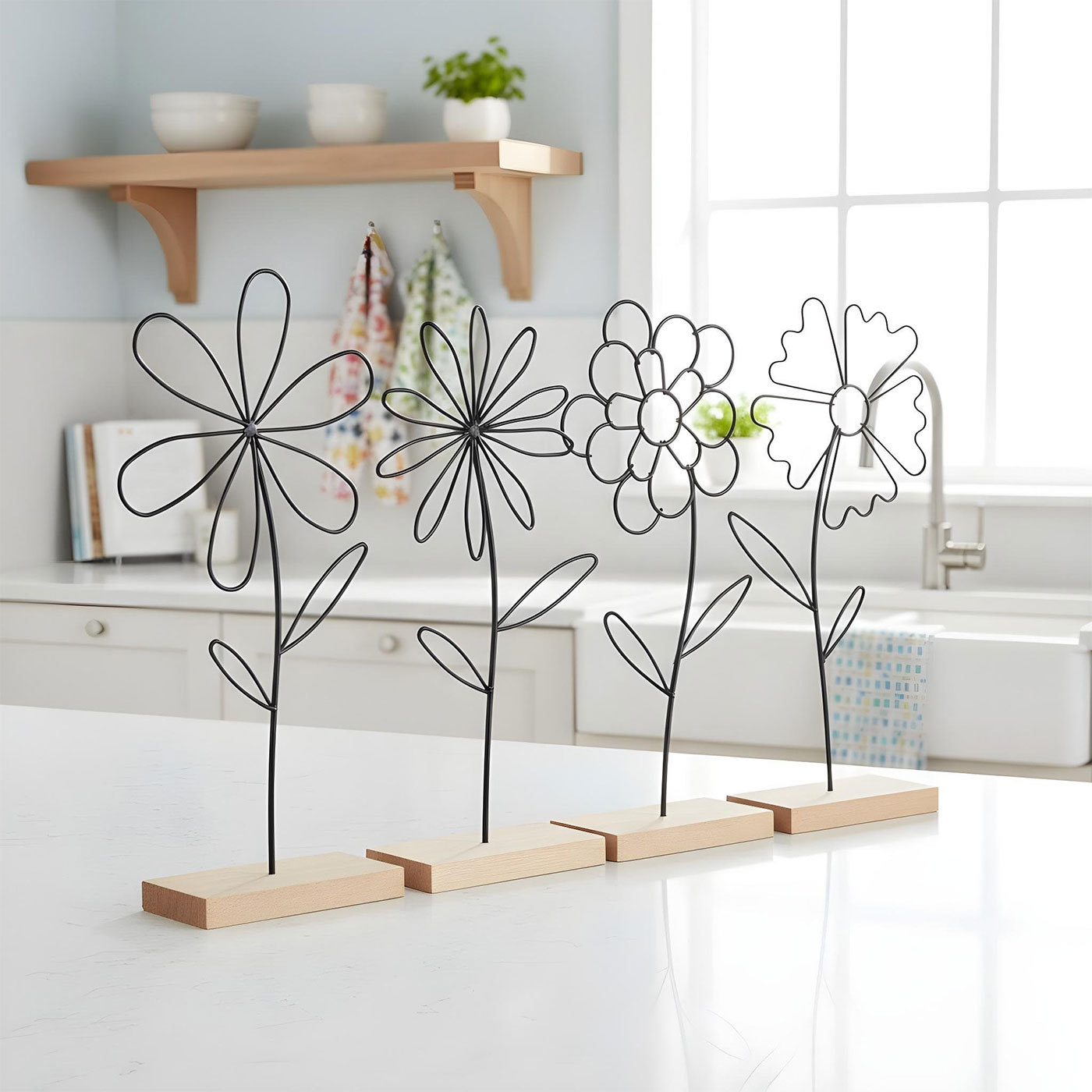 Blumen Deko Aufsteller 4er Set Metall Schwarz MDF Holzsockel Modern Tischdeko