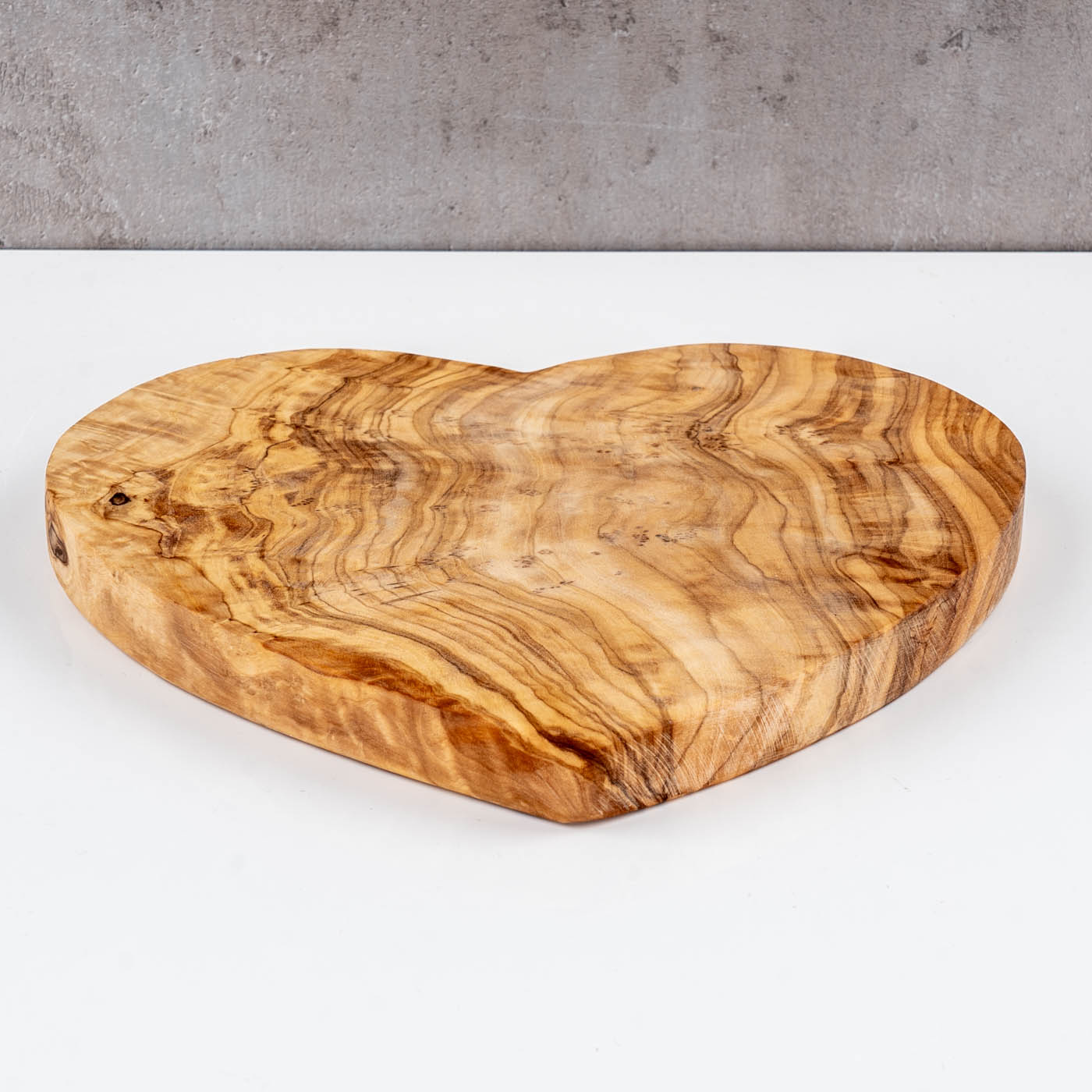 Holzbrett Schneidebrett Olivenholz ca. 23x24cm Herz Holz Tischdeko Unikat
