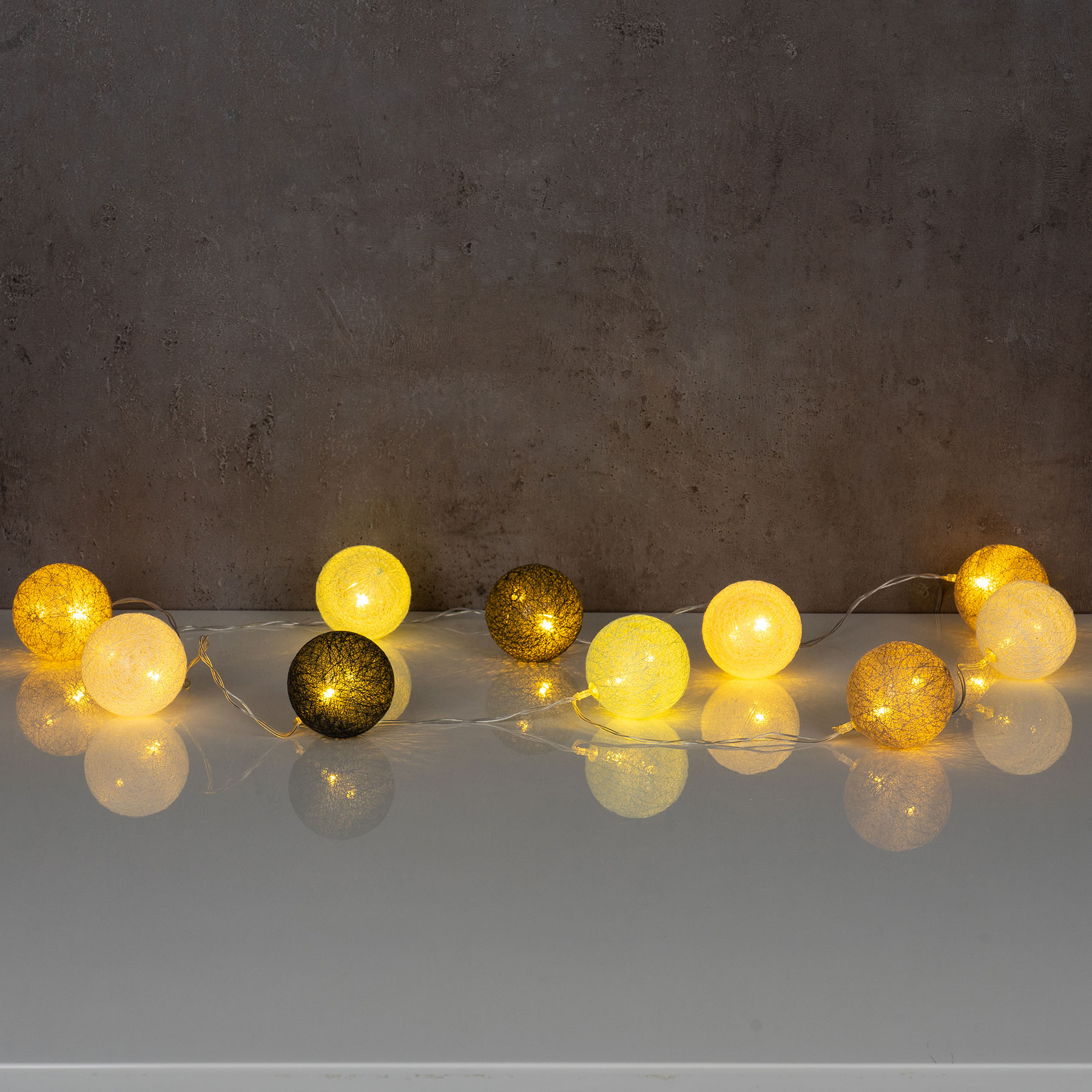 10er Lichterkette LED Ø6cm Kugeln Girlande Lampions Baumwolle Grün Deko