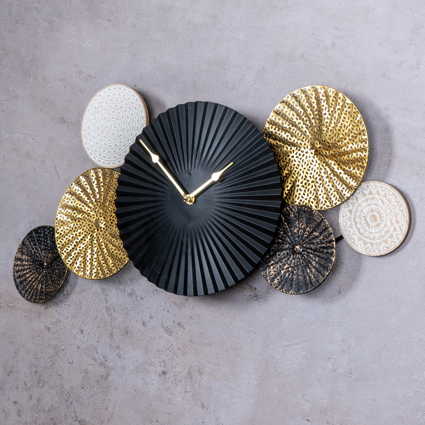 Wanduhr 64x32cm Metall Schwarz Gold Wandbild Wanddeko Uhr Metallbild Wandkunst