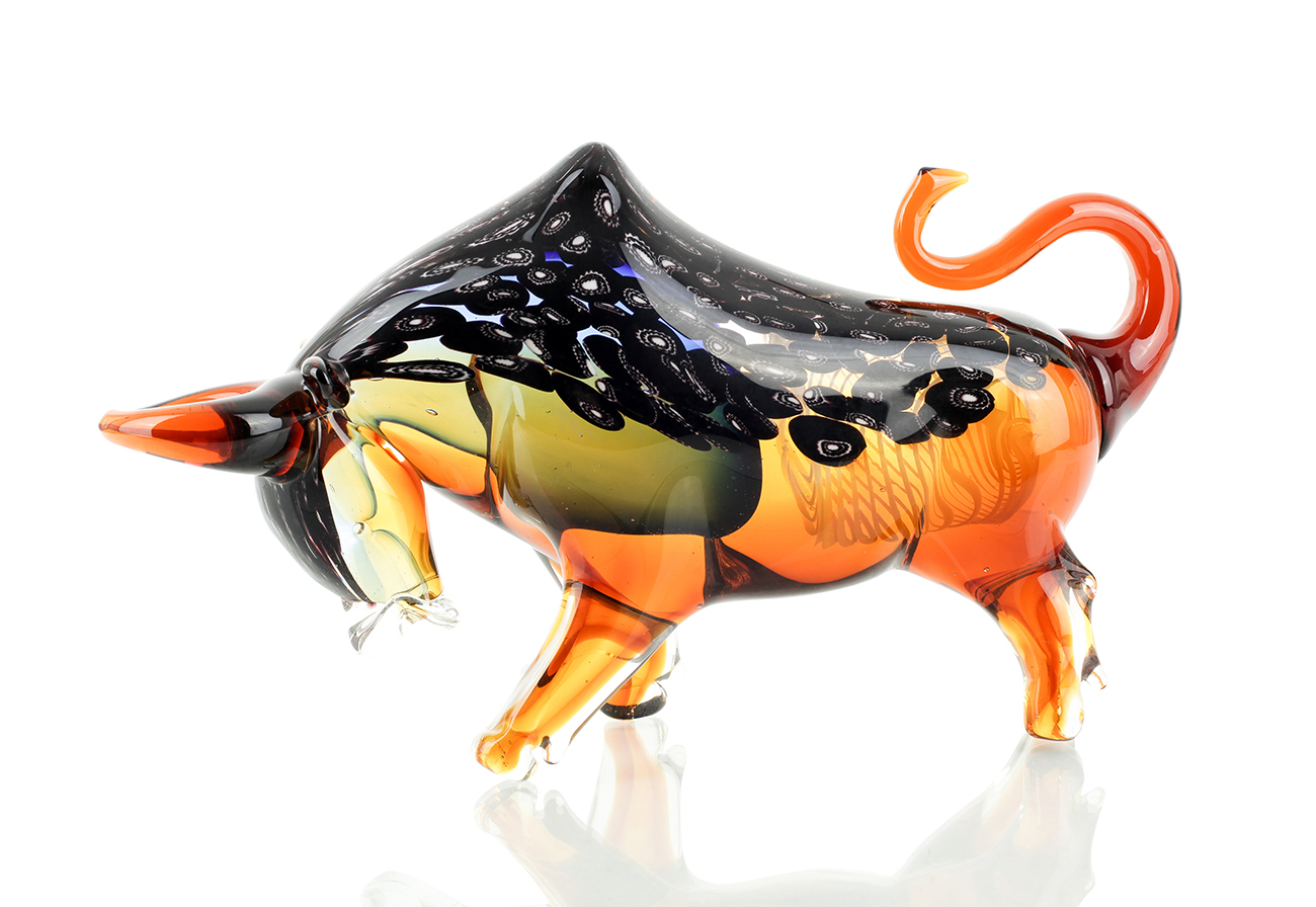 Designer Skulptur Stier Figur aus Glas Design hochwertige Glasskulptur