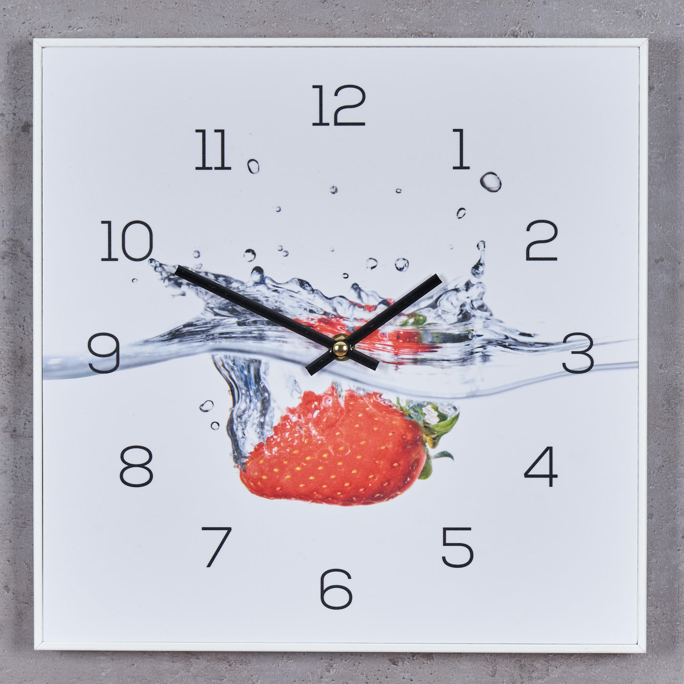 Wanduhr 30x30cm Uhr PVC Rahmen Weiß  Erdbeere Rot Wasser Frucht Fruit Küchenuhr