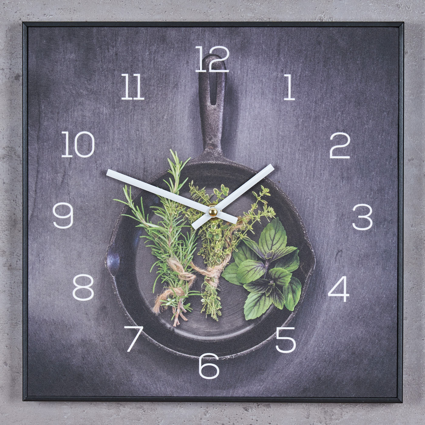 Wanduhr 30x30cm Uhr PVC Rahmen Schwarz Küche Kräuter Pfanne Wanddeko Küchenuhr