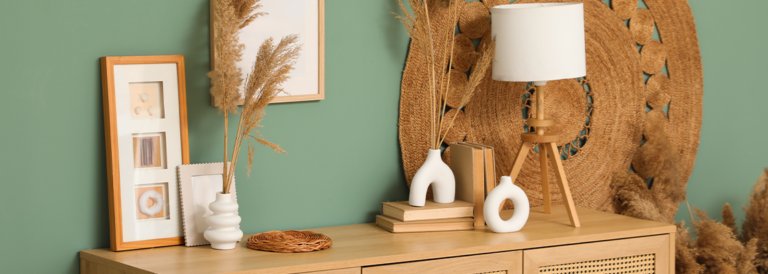 Natürliche Akzente im Herbst setzen - Dekoideen mit Holz, Glas und Trockenblumen