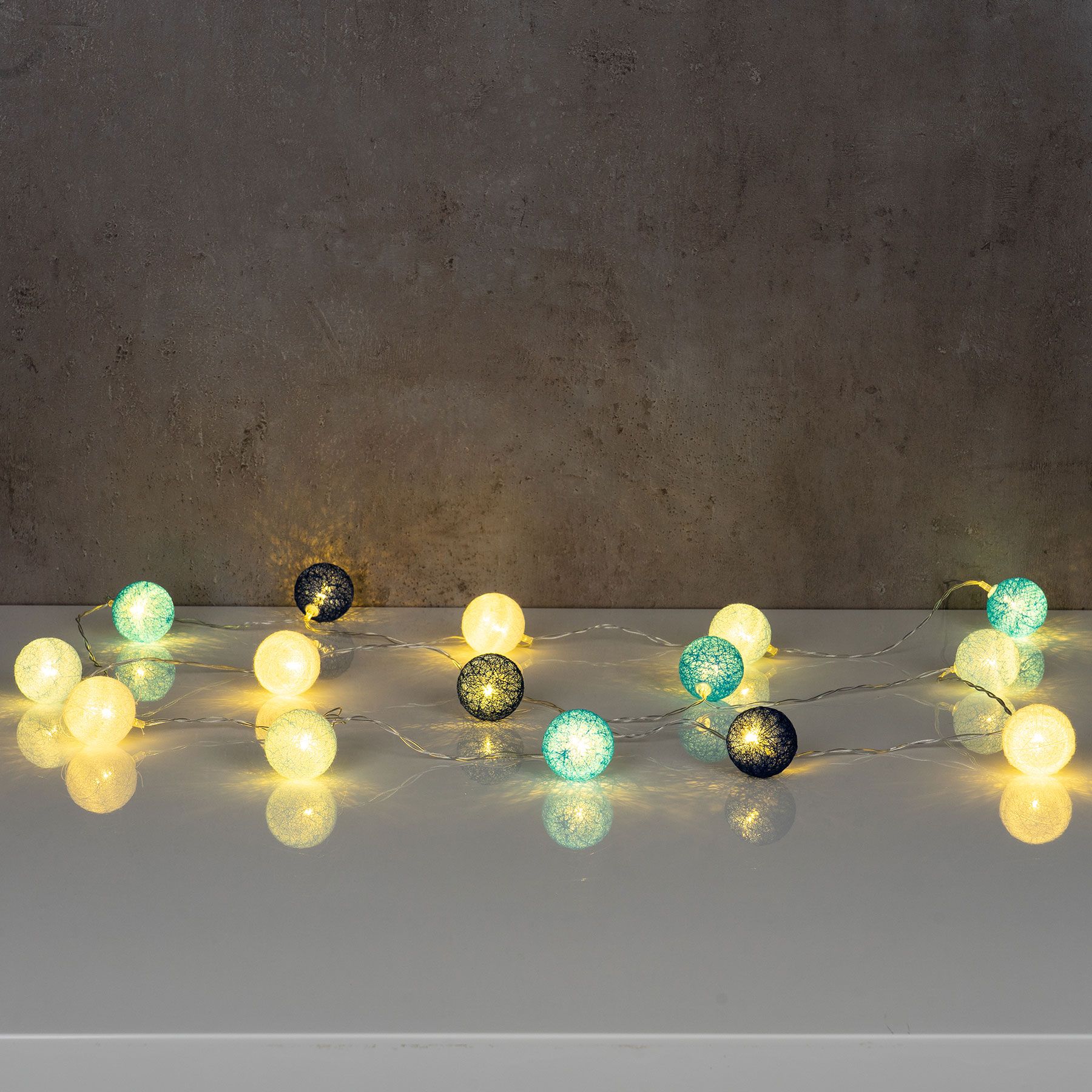 15er Lichterkette Ø4cm LED Kugeln Girlande Lampions Baumwolle Blau Deko